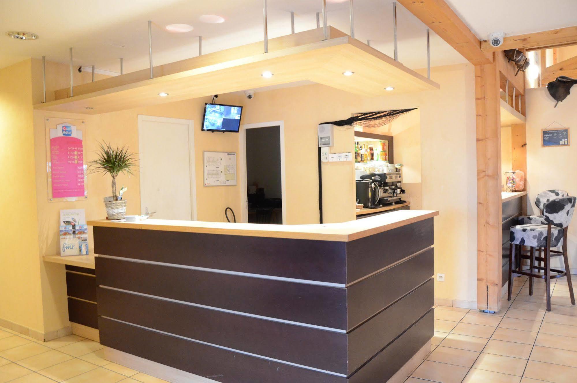 Couett' Hotel Rumilly Екстер'єр фото